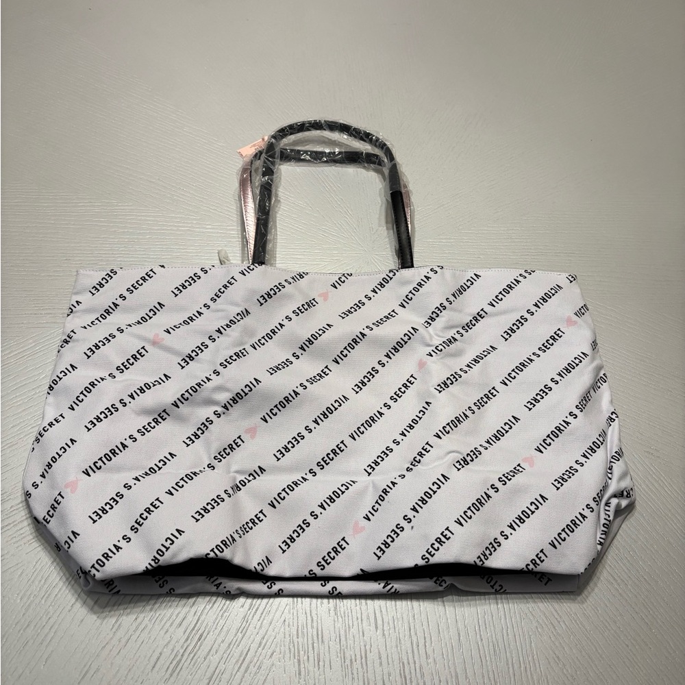 NWT Victoria’s Secret Large Tote Bag Logo White Black Pink Hearts Weeken… - Picture 2 of 12